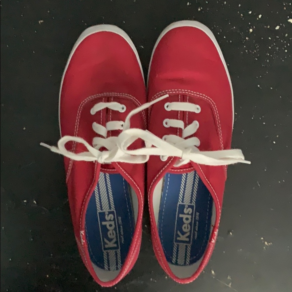 Size 7 Red Keds